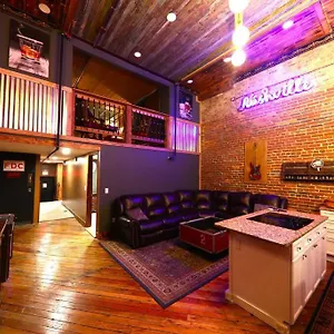Broadway: The Speakeasy 4br/2bth 2200sf Grnd Lvl , Nashville United States