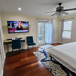 Luxury Hotel-style In Queens, , New York United States